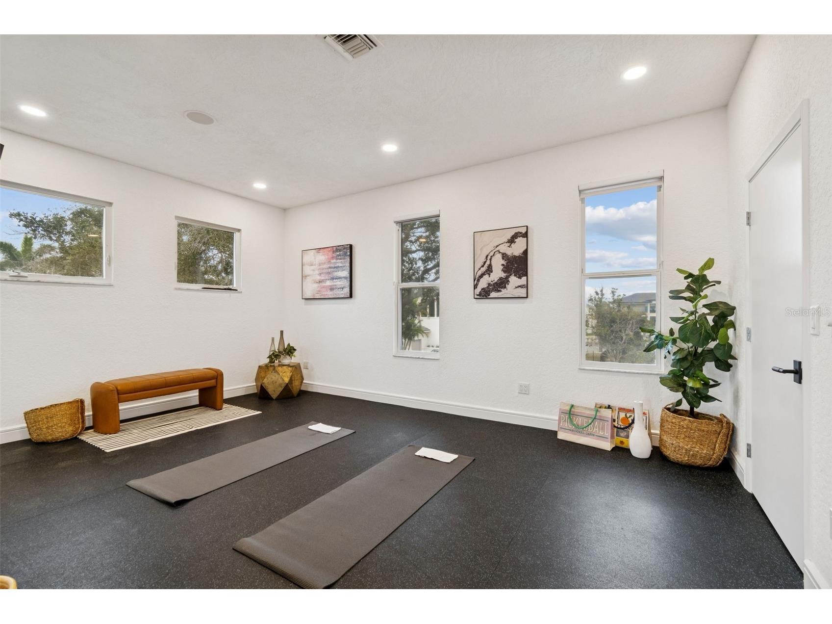 1936 Carolina Avenue NE Saint Petersburg FL 33703 TB8435895 image46