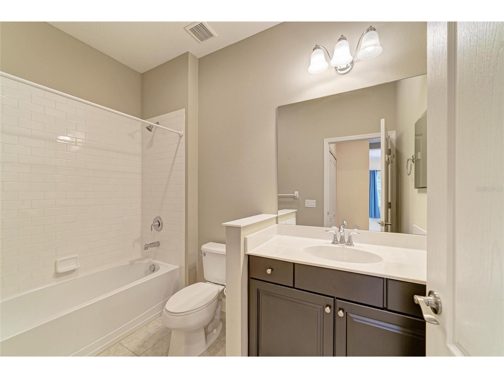 1936 Orange Lake Cove Bradenton FL 34211 A4692464 image14