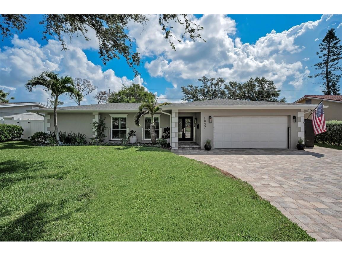1937 Dolphin Boulevard S Saint Petersburg FL 33707 TB8413132 image1