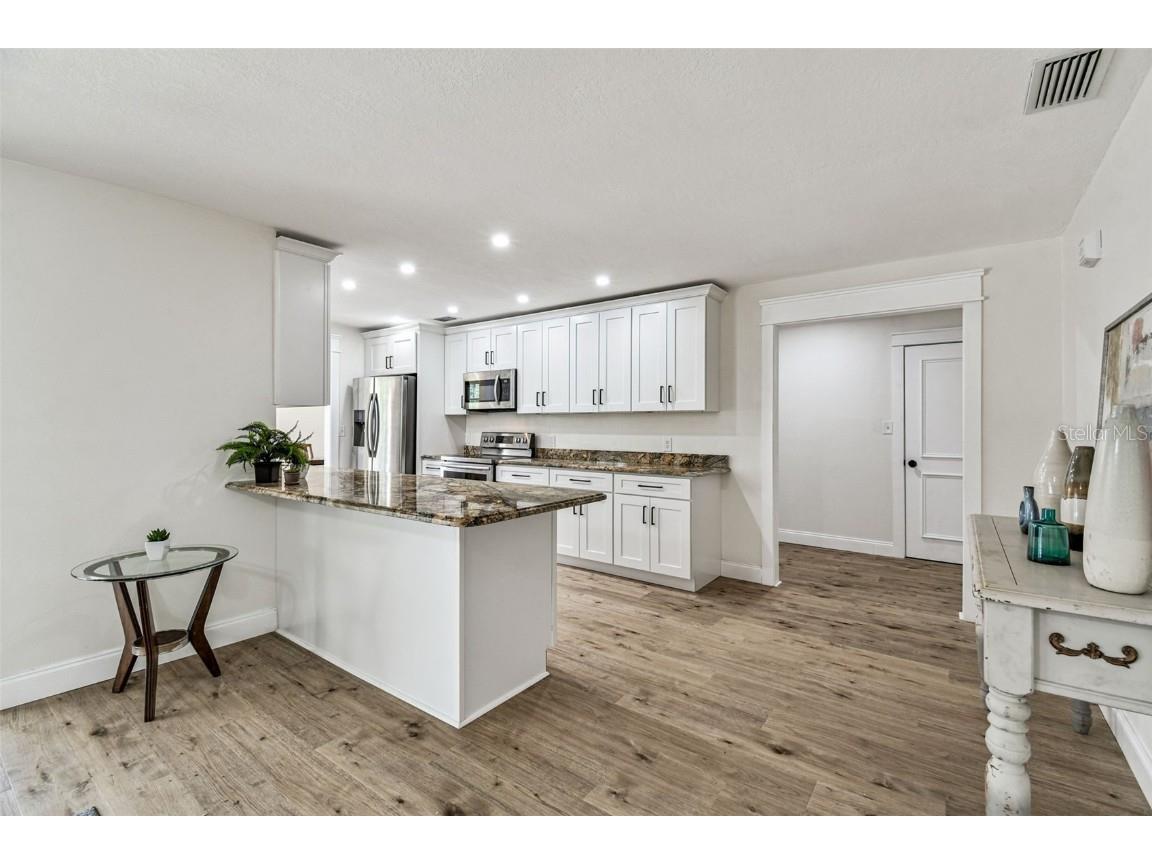 1937 Suzanne Lane Lakeland FL 33813 TB8440596 image30