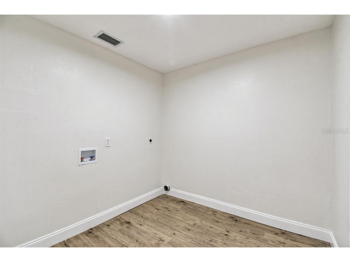 1937 Suzanne Lane Lakeland FL 33813 TB8440596 image48