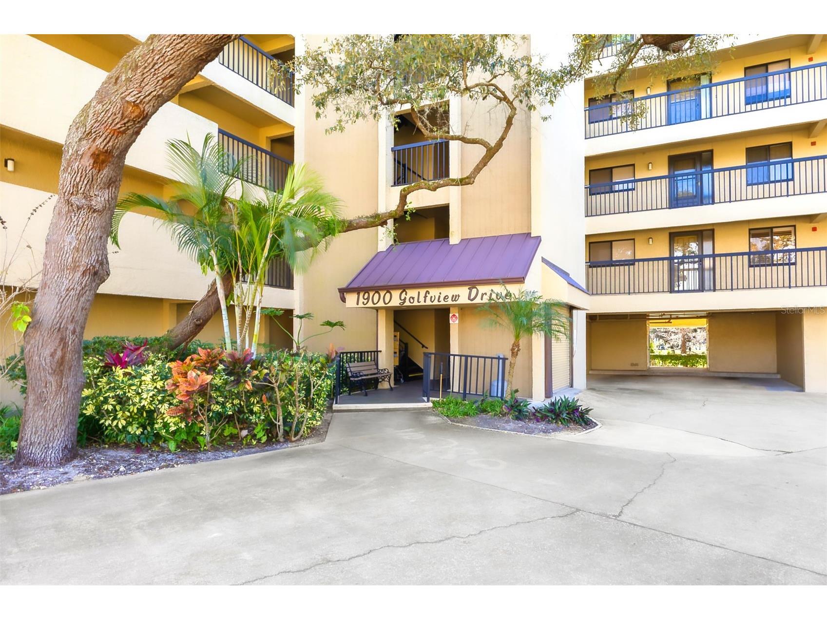 1938 Golfview Drive #1938 Tarpon Springs FL 34689 TB8470029 image1