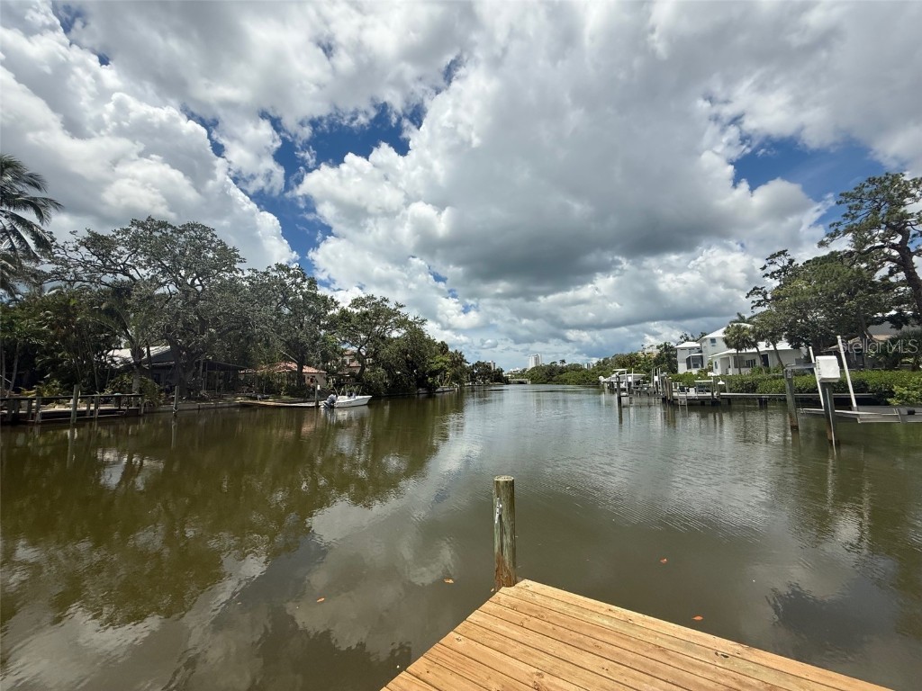 1938 High Point Drive Sarasota FL 34236 - HUDSON BAYOU A4661507 image1