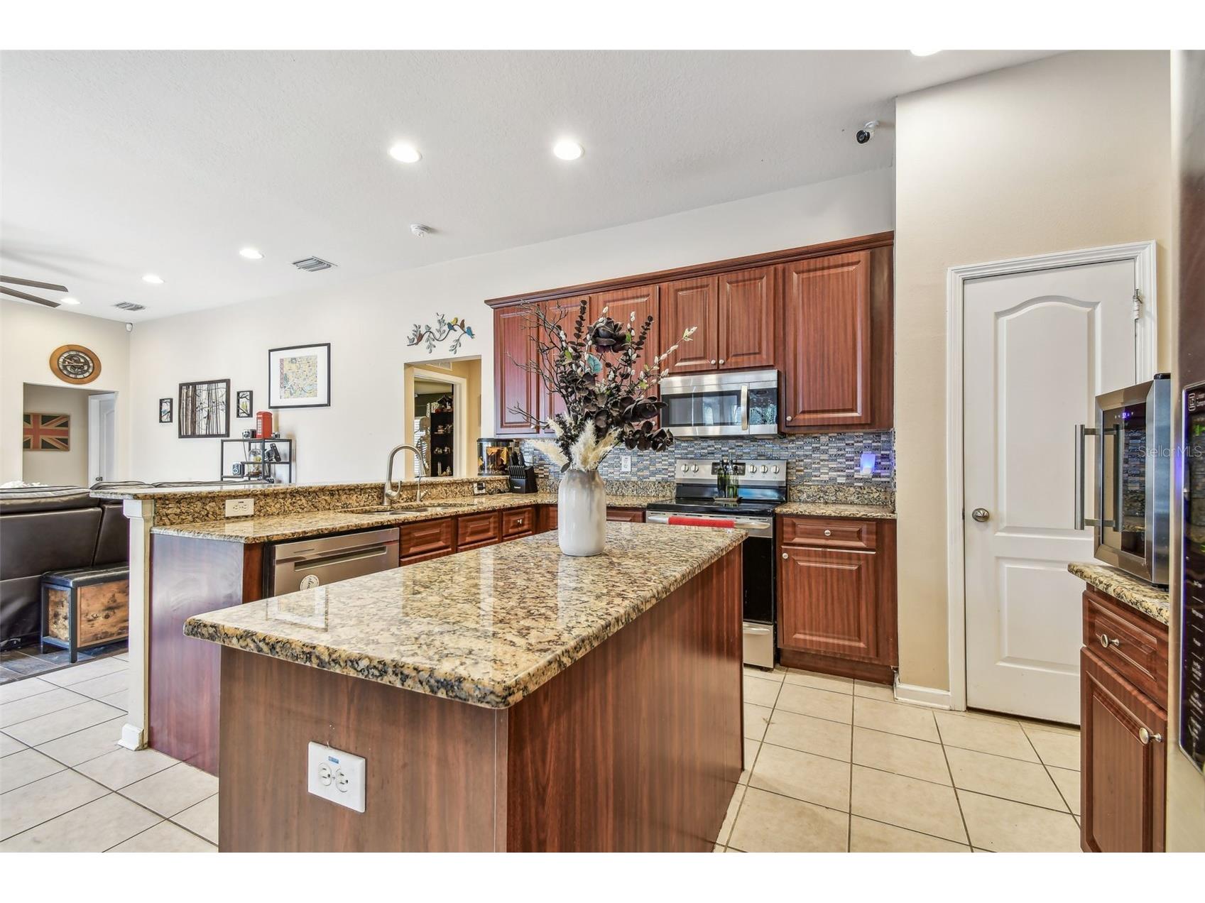 1939 Heartland Circle Valrico FL 33594 TB8378393 image17