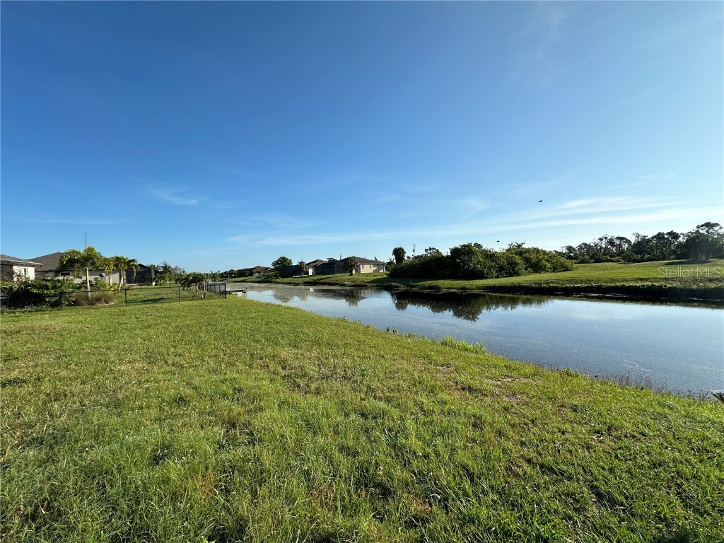 194 W Pine Valley Lane Rotonda West FL 33947 A4603372 image1