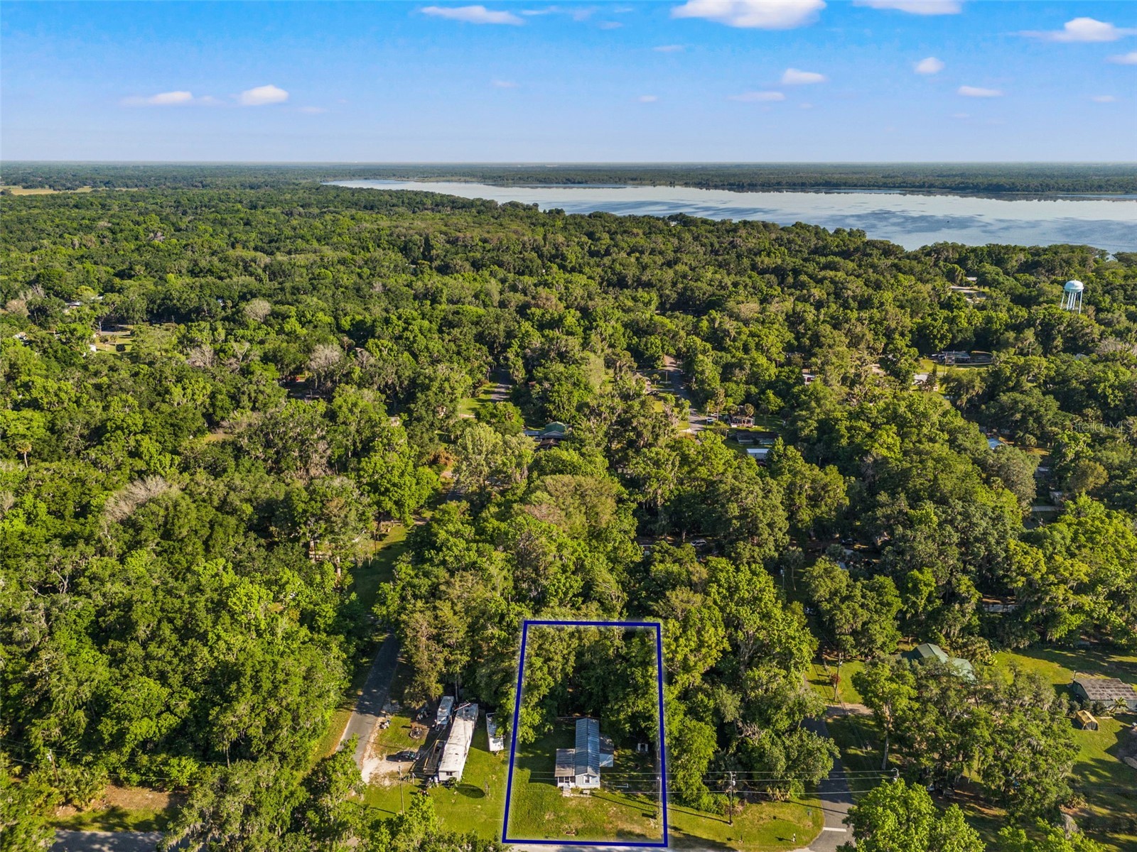 1940 Cr 428 Lake Panasoffkee FL 33538 TB8471975 image19