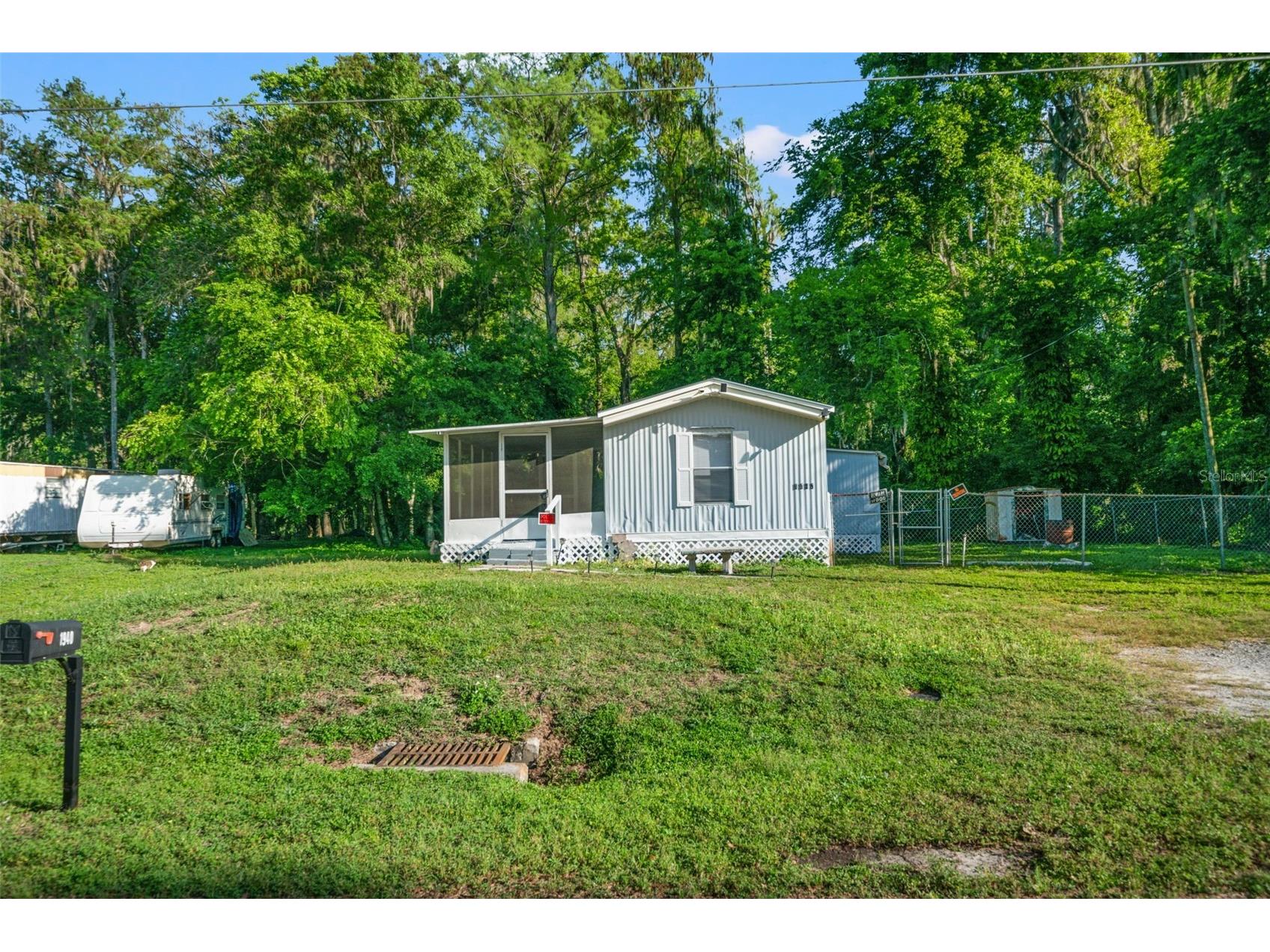 1940 Cr 428 Lake Panasoffkee FL 33538 TB8471975 image2