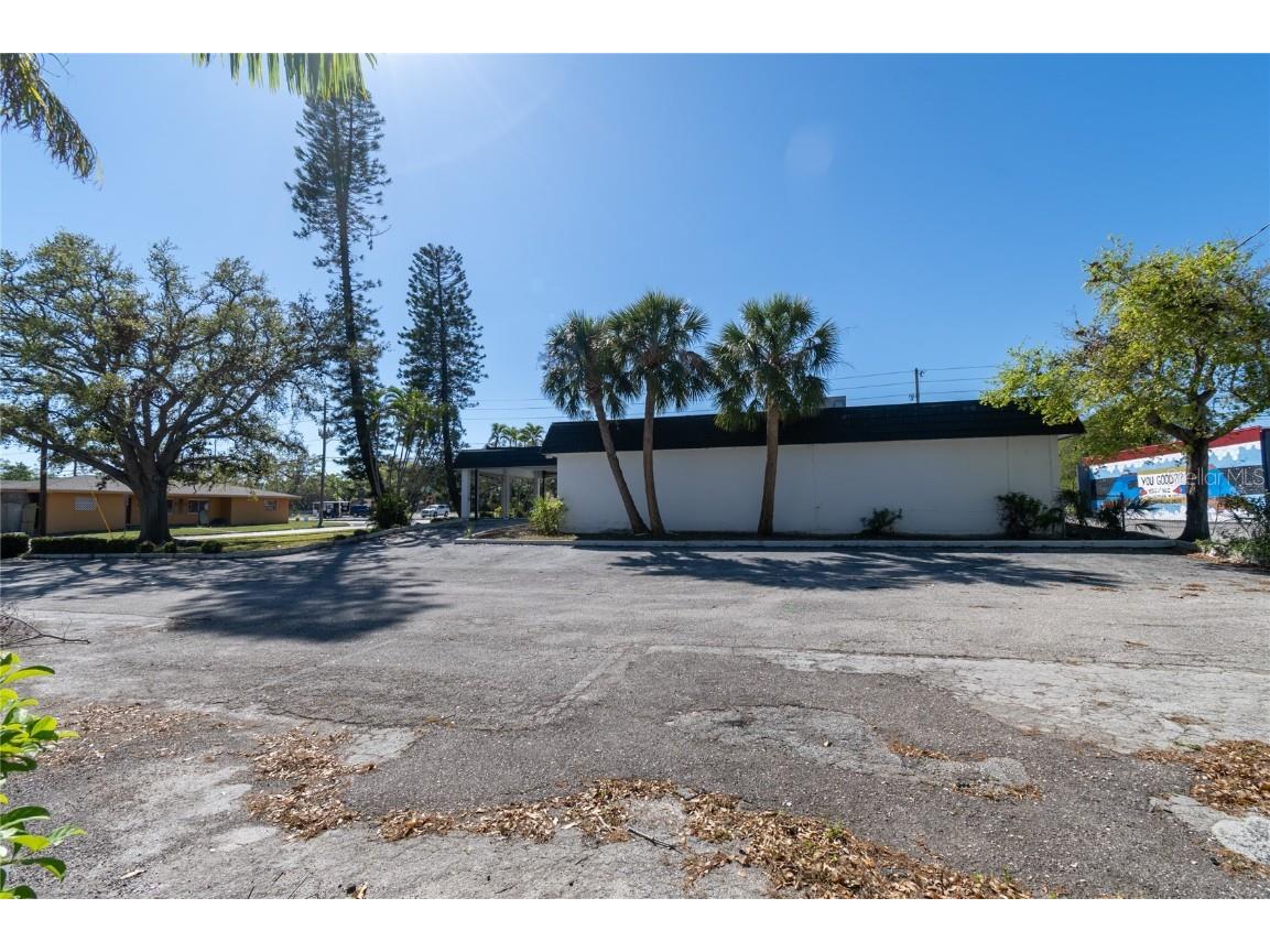 1940 Dr Martin Luther King Jr Street S Saint Petersburg FL 33705 TB8362671 image57