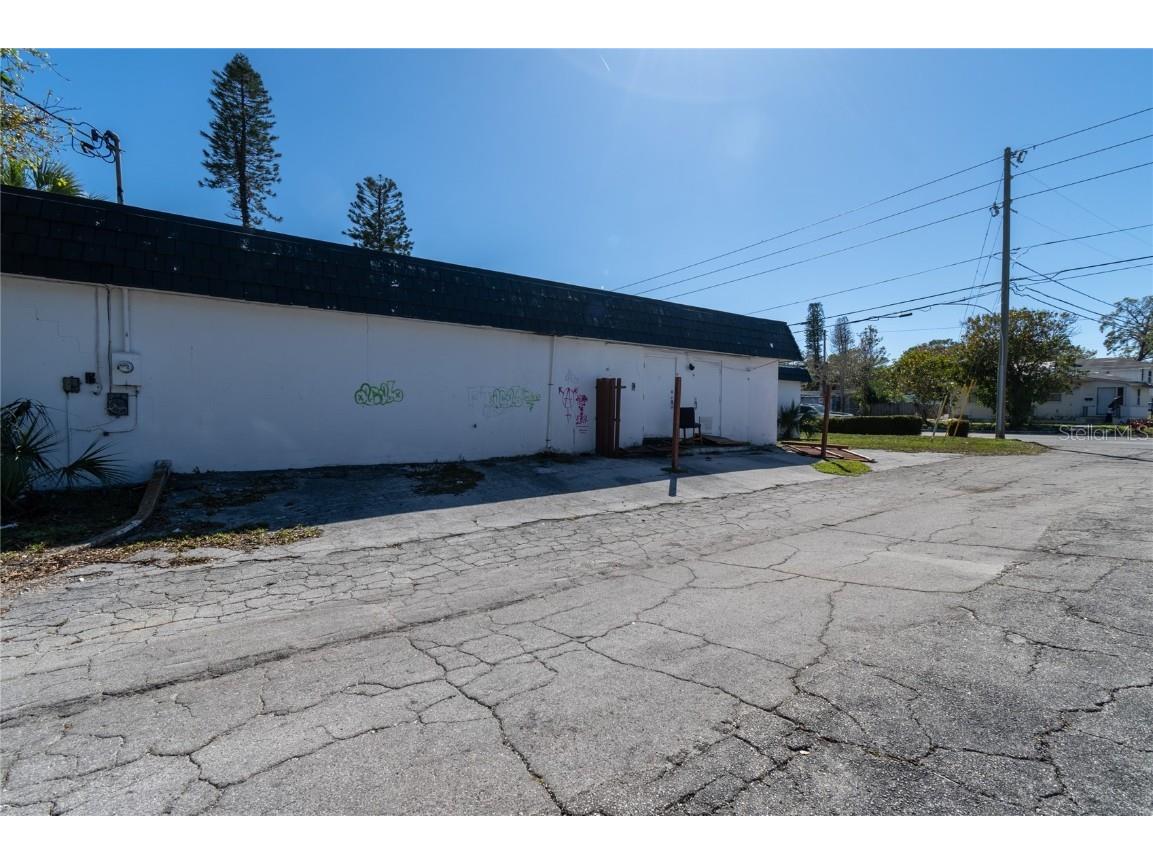 1940 Dr Martin Luther King Jr Street S Saint Petersburg FL 33705 TB8362671 image58