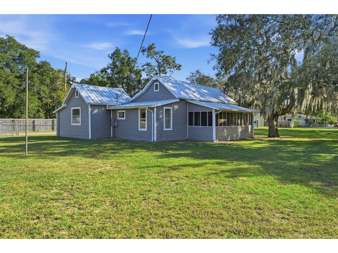 19402 E 5th Street Umatilla FL 32784 G5105055 image1