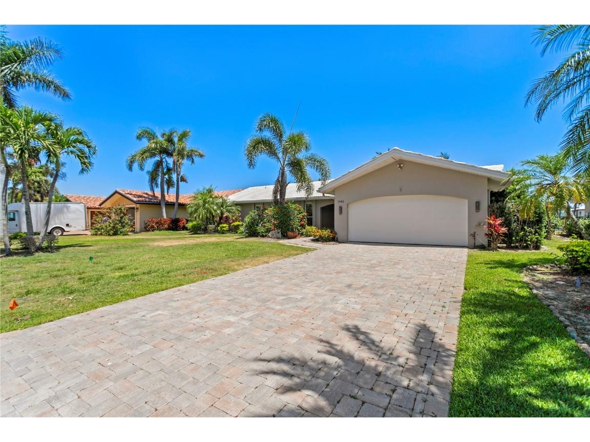 1941 Kentucky Avenue NE Saint Petersburg FL 33703 TB8381169 image1