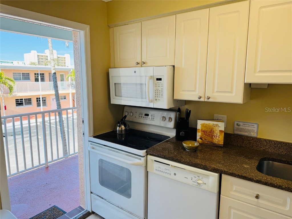 19417 Gulf Boulevard #C210 Indian Shores FL 33785 - INTRACOASTAL WATERWAY TB8339099 image6