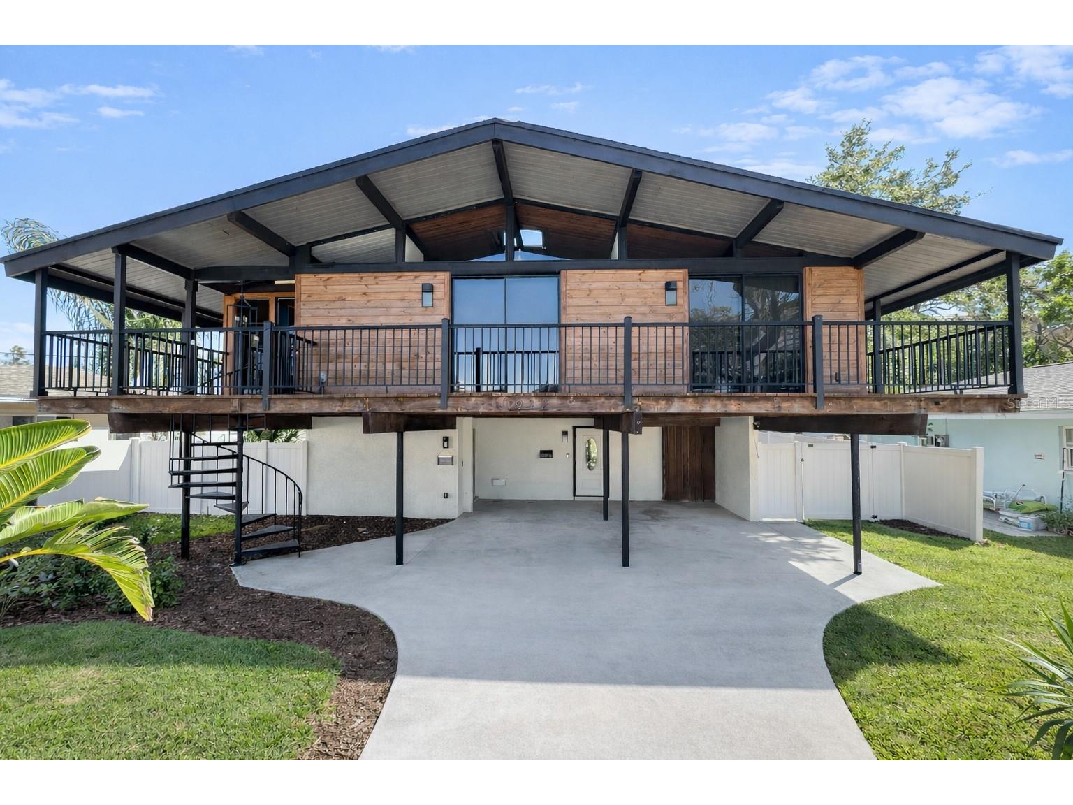 1942 New Hampshire Avenue NE Saint Petersburg FL 33703 A4681094 image1