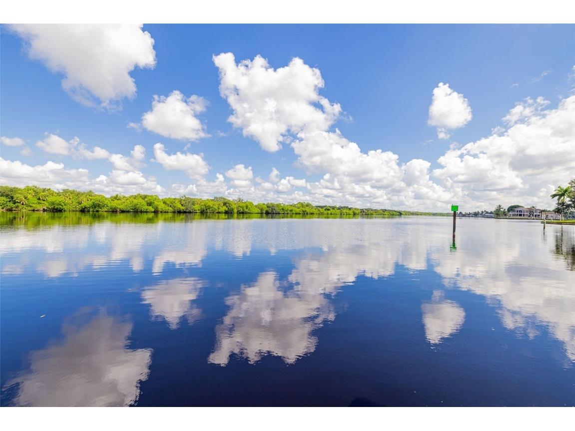 1943 Bahama Avenue Fort Myers FL 33905 A4618043 image54