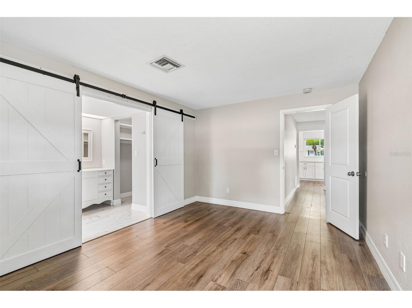 1943 Barbara Avenue Clearwater FL 33755 TB8514557 image16