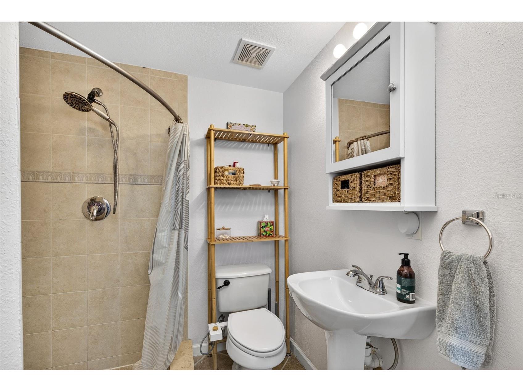 1943 Cloverlawn Avenue Orlando FL 32806 O6381533 image8