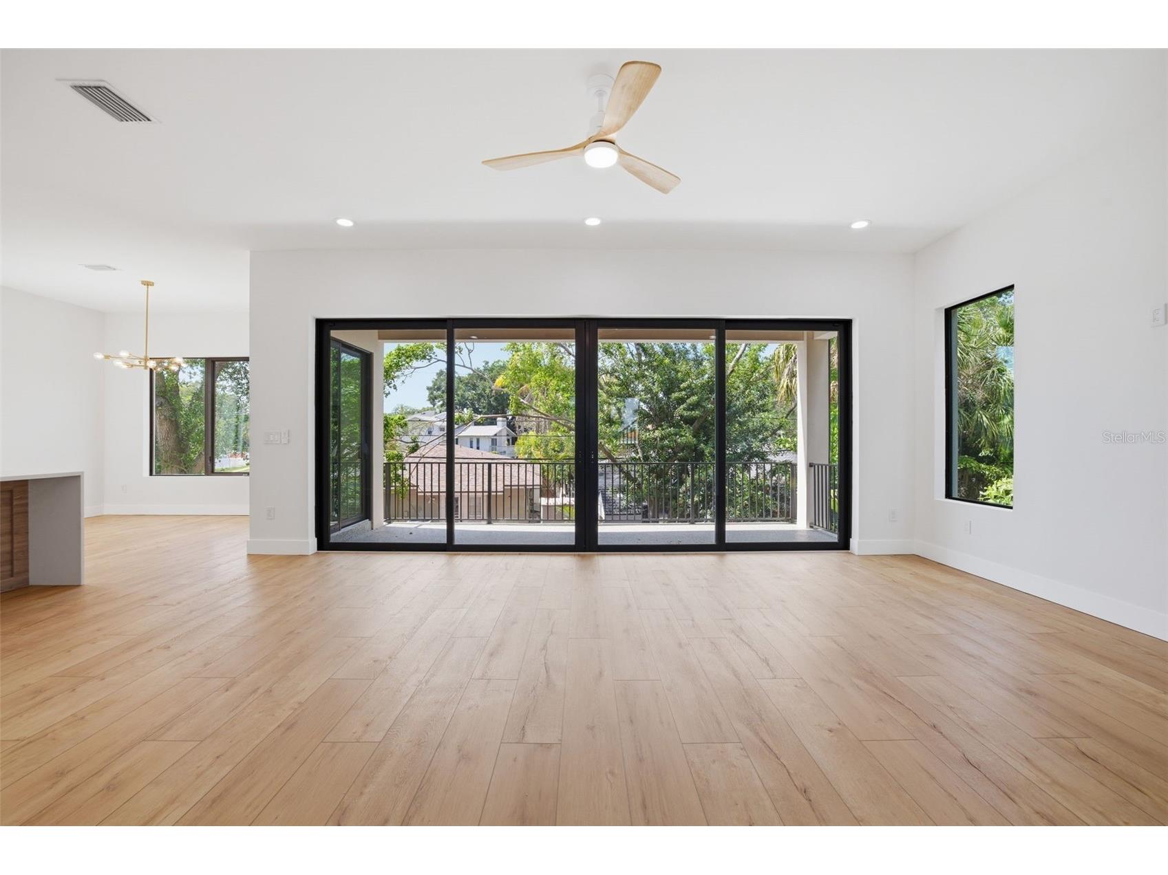 1943 Shore Acres Boulevard NE Saint Petersburg FL 33703 TB8497542 image10