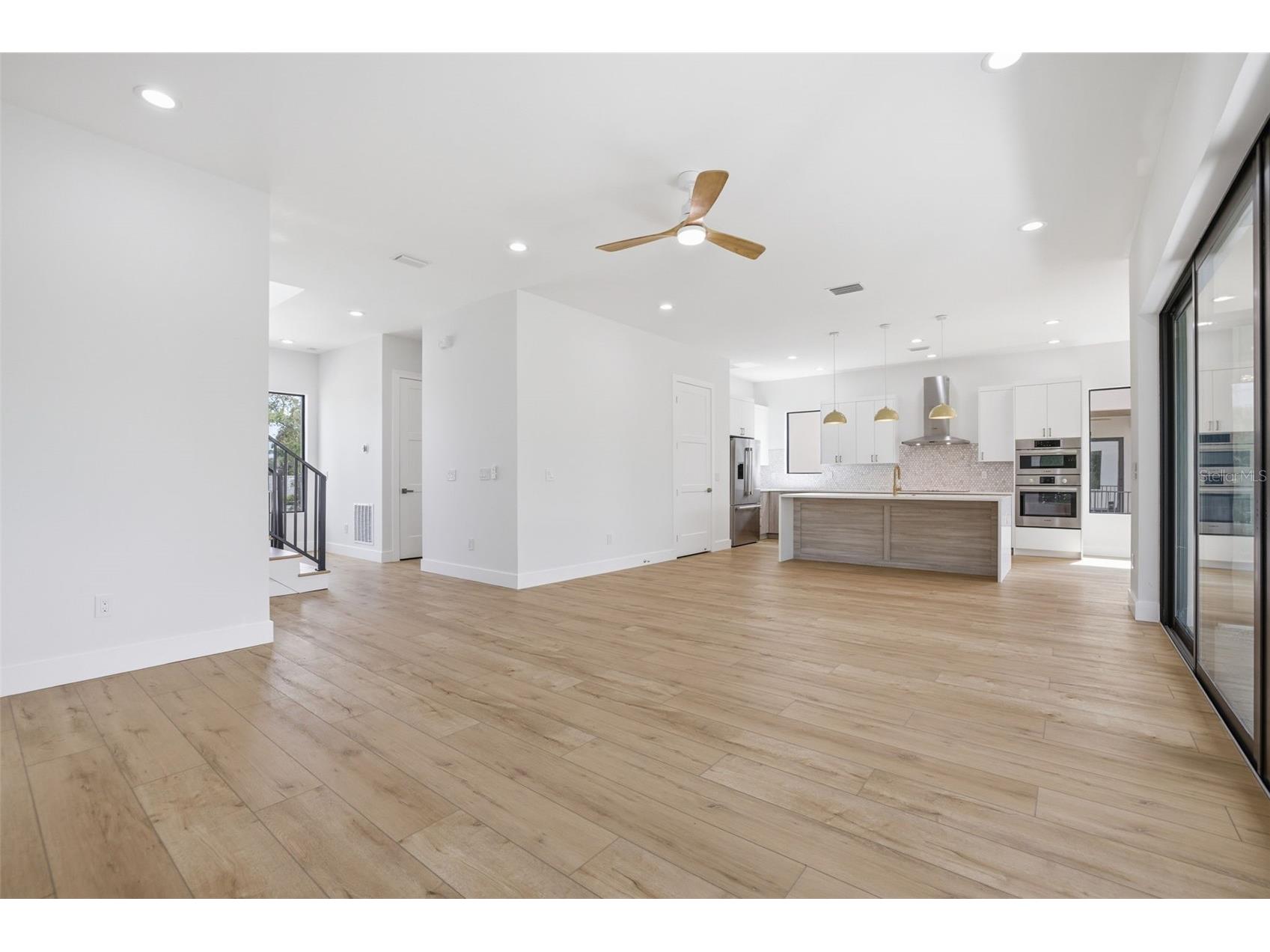 1943 Shore Acres Boulevard NE Saint Petersburg FL 33703 TB8497542 image13