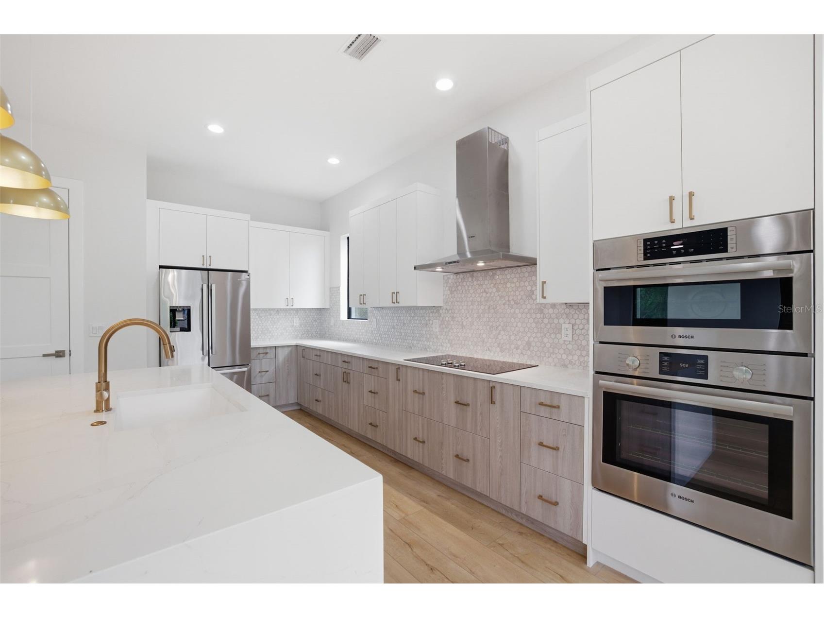 1943 Shore Acres Boulevard NE Saint Petersburg FL 33703 TB8497542 image16