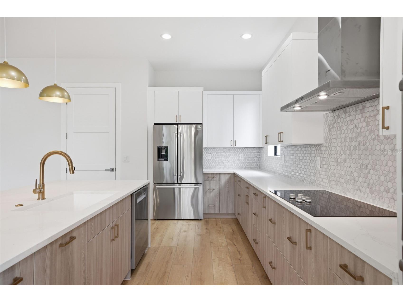 1943 Shore Acres Boulevard NE Saint Petersburg FL 33703 TB8497542 image17