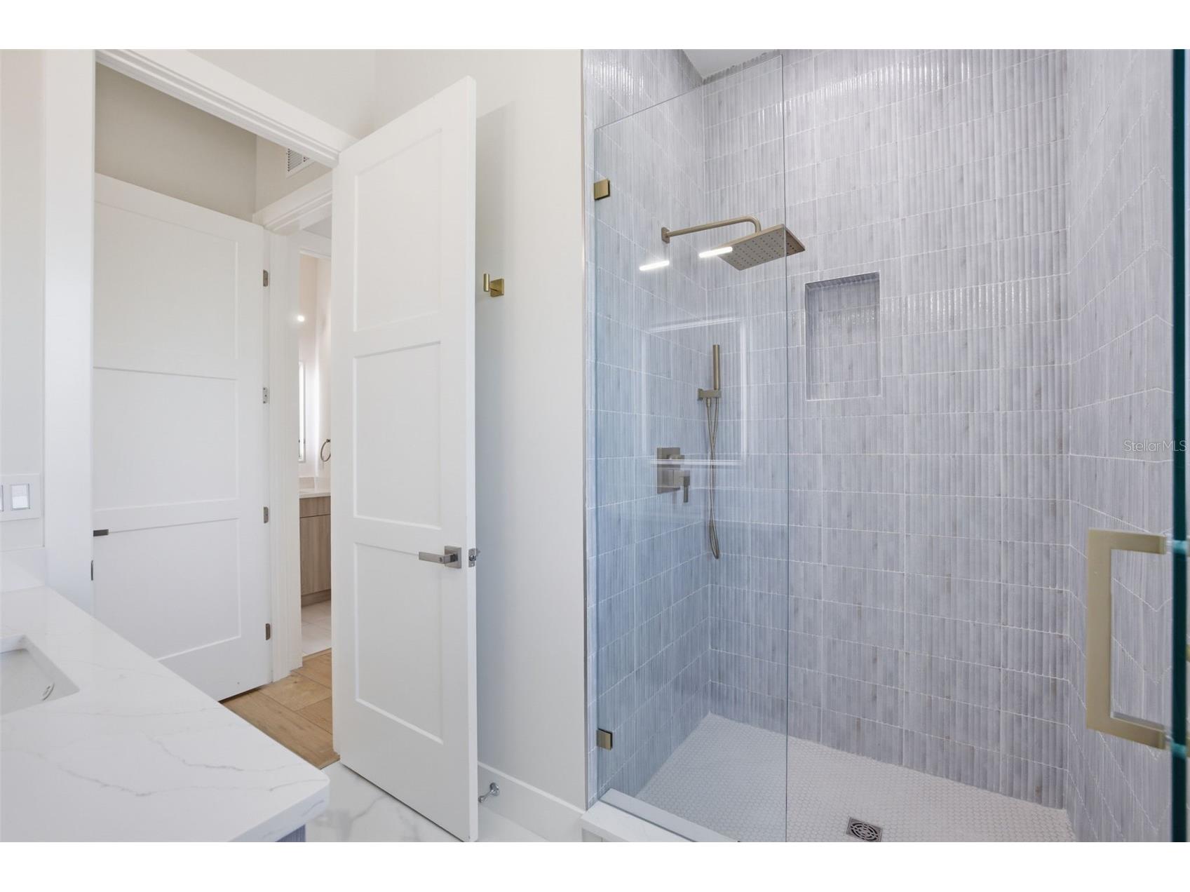 1943 Shore Acres Boulevard NE Saint Petersburg FL 33703 TB8497542 image26