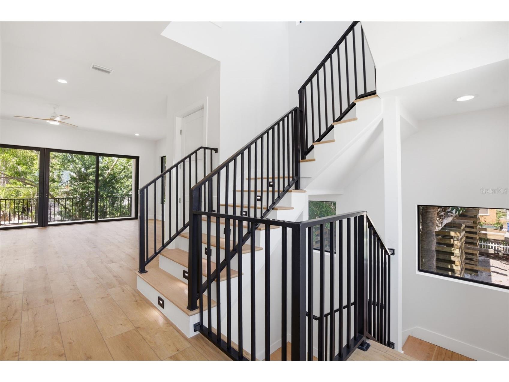 1943 Shore Acres Boulevard NE Saint Petersburg FL 33703 TB8497542 image27