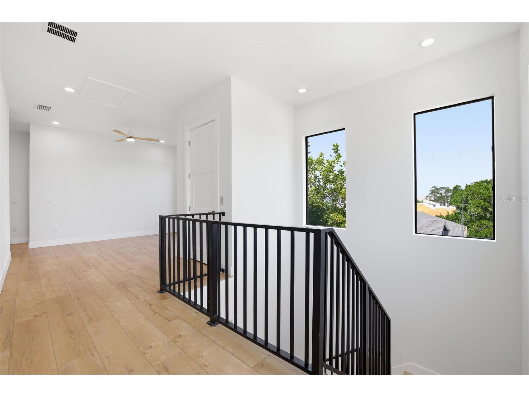 1943 Shore Acres Boulevard NE Saint Petersburg FL 33703 TB8497542 image28