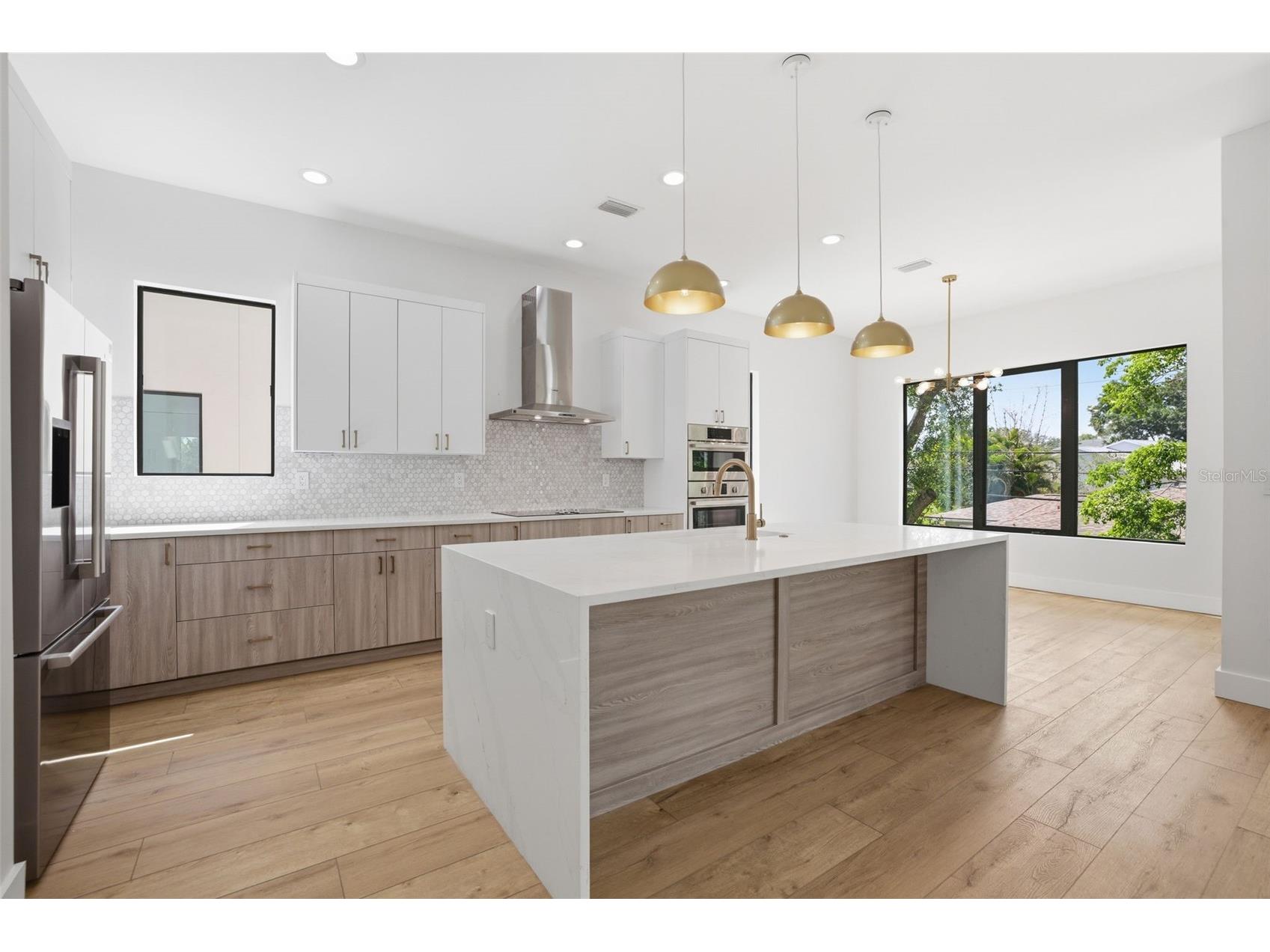 1943 Shore Acres Boulevard NE Saint Petersburg FL 33703 TB8497542 image3