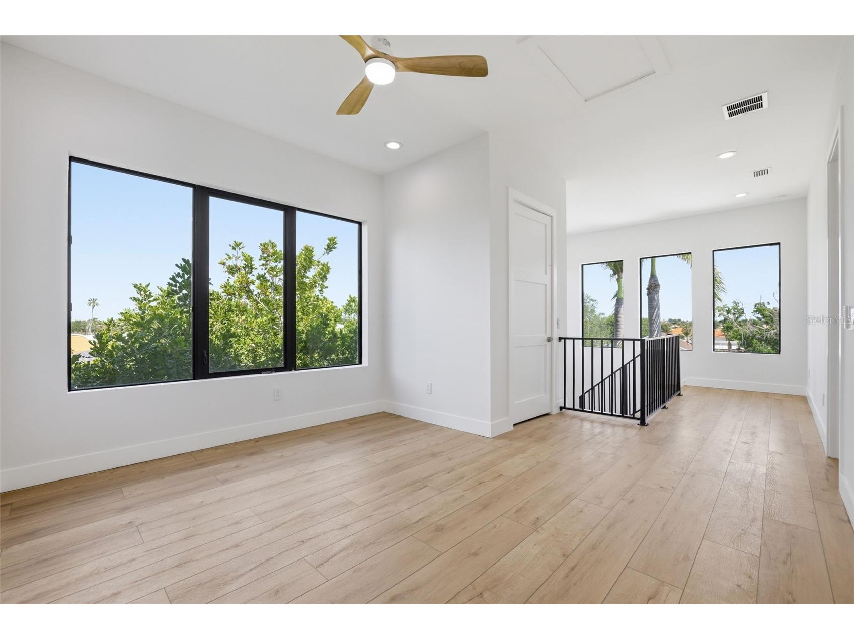 1943 Shore Acres Boulevard NE Saint Petersburg FL 33703 TB8497542 image31