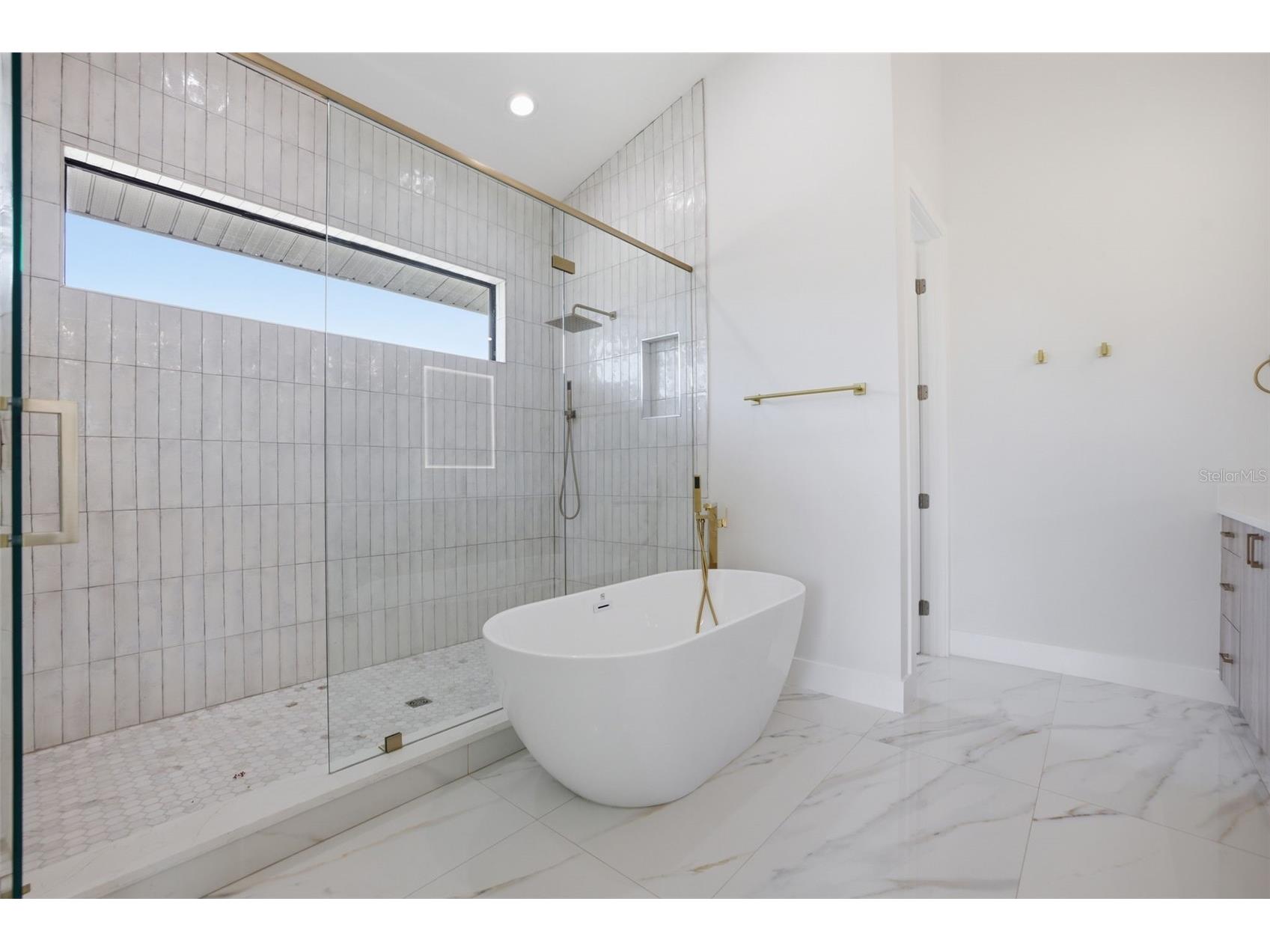 1943 Shore Acres Boulevard NE Saint Petersburg FL 33703 TB8497542 image35