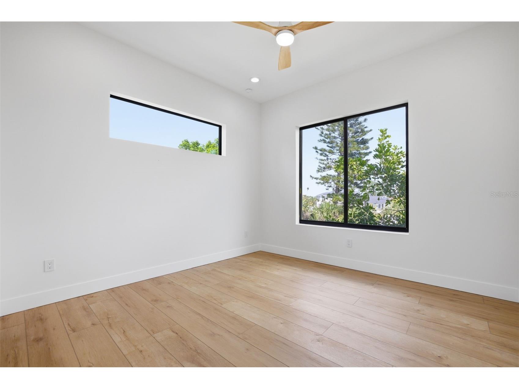 1943 Shore Acres Boulevard NE Saint Petersburg FL 33703 TB8497542 image37