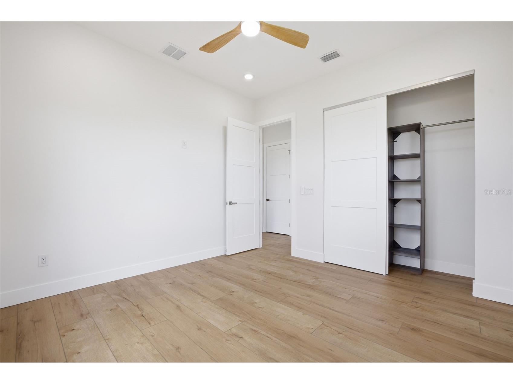 1943 Shore Acres Boulevard NE Saint Petersburg FL 33703 TB8497542 image38