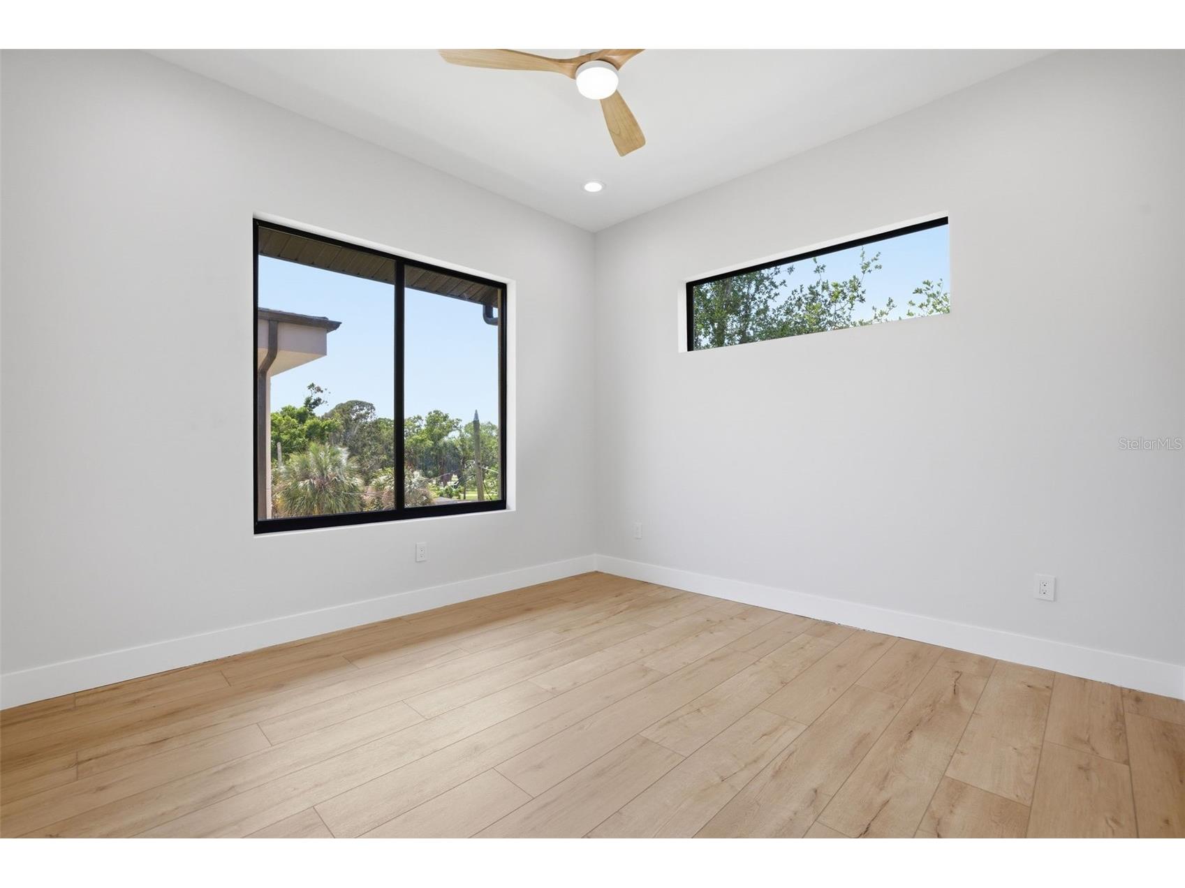 1943 Shore Acres Boulevard NE Saint Petersburg FL 33703 TB8497542 image40