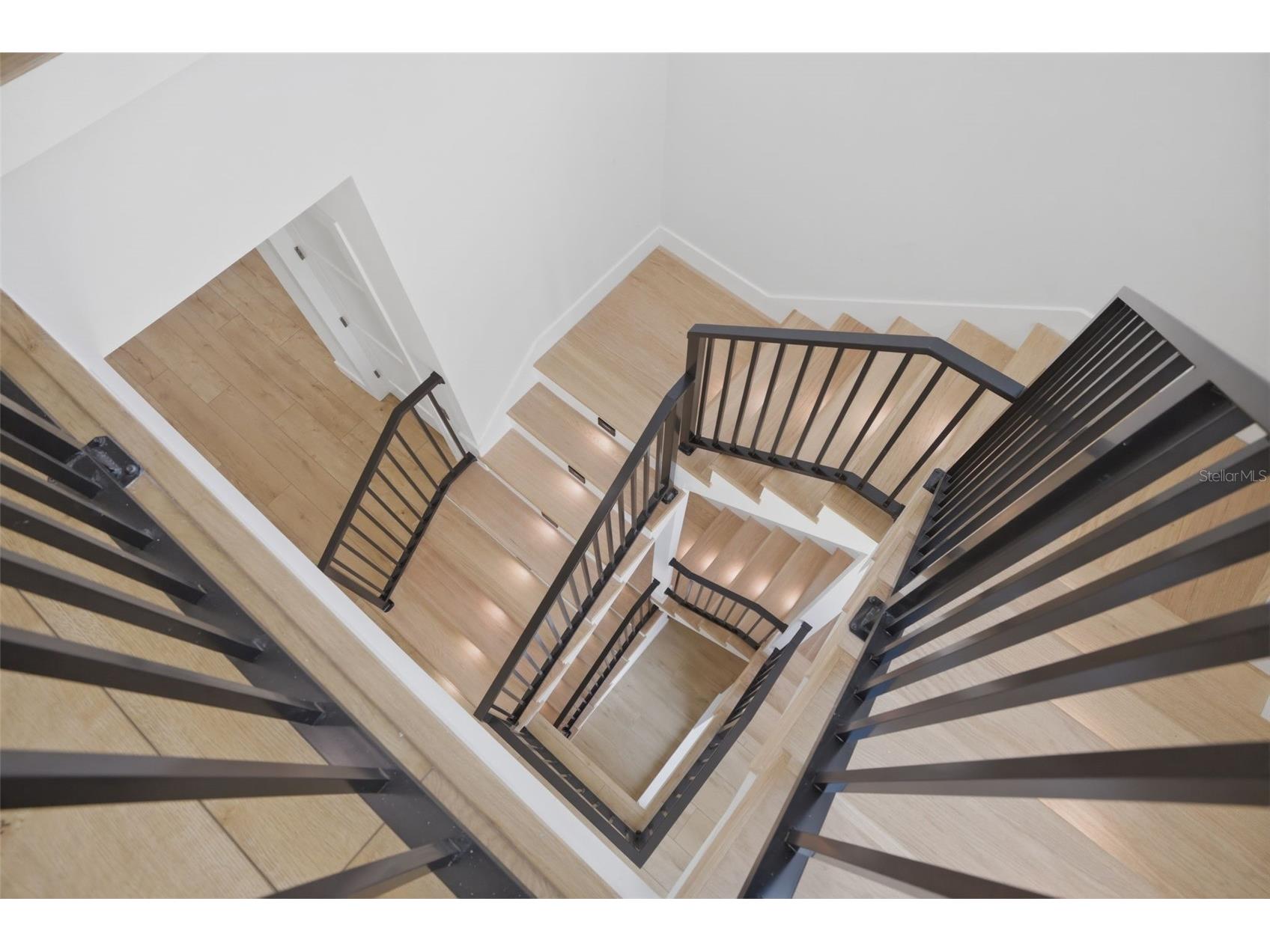 1943 Shore Acres Boulevard NE Saint Petersburg FL 33703 TB8497542 image45