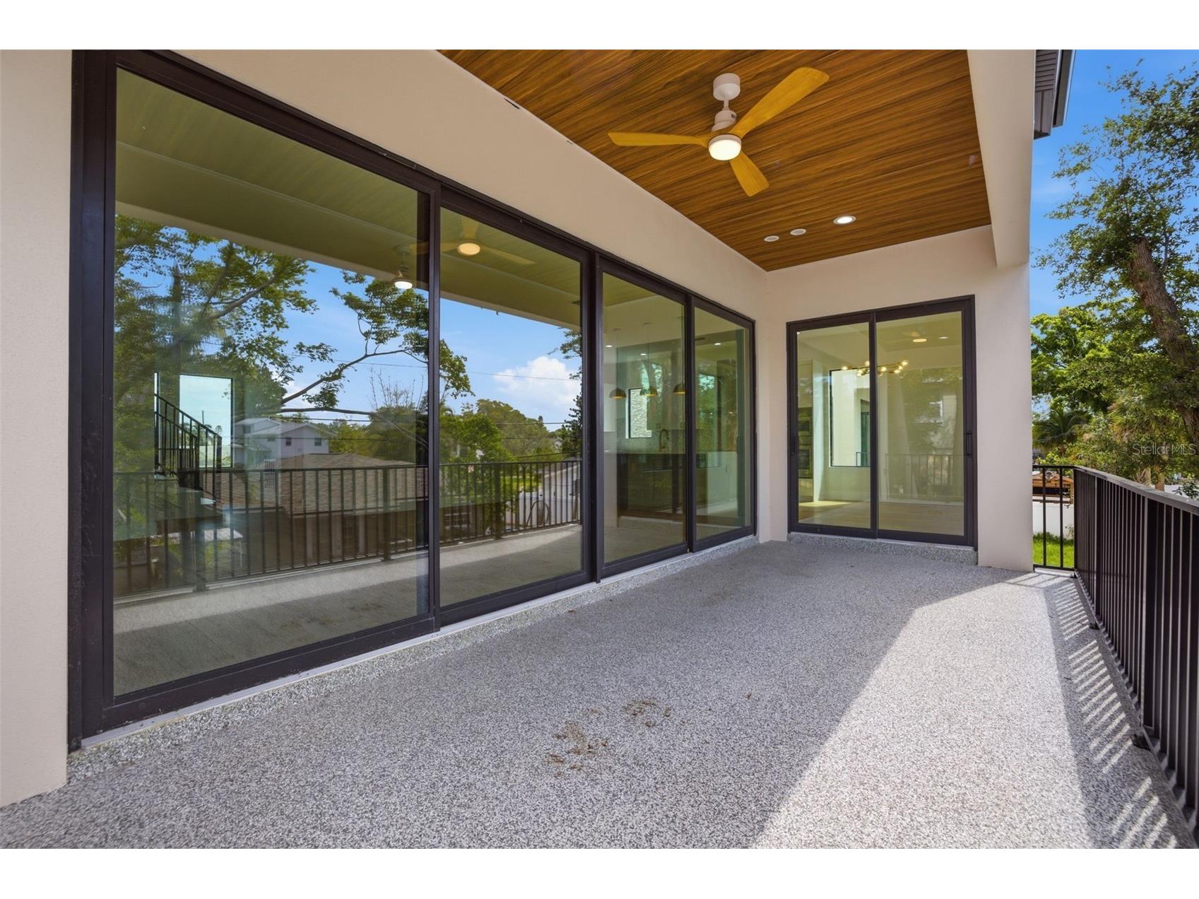 1943 Shore Acres Boulevard NE Saint Petersburg FL 33703 TB8497542 image5