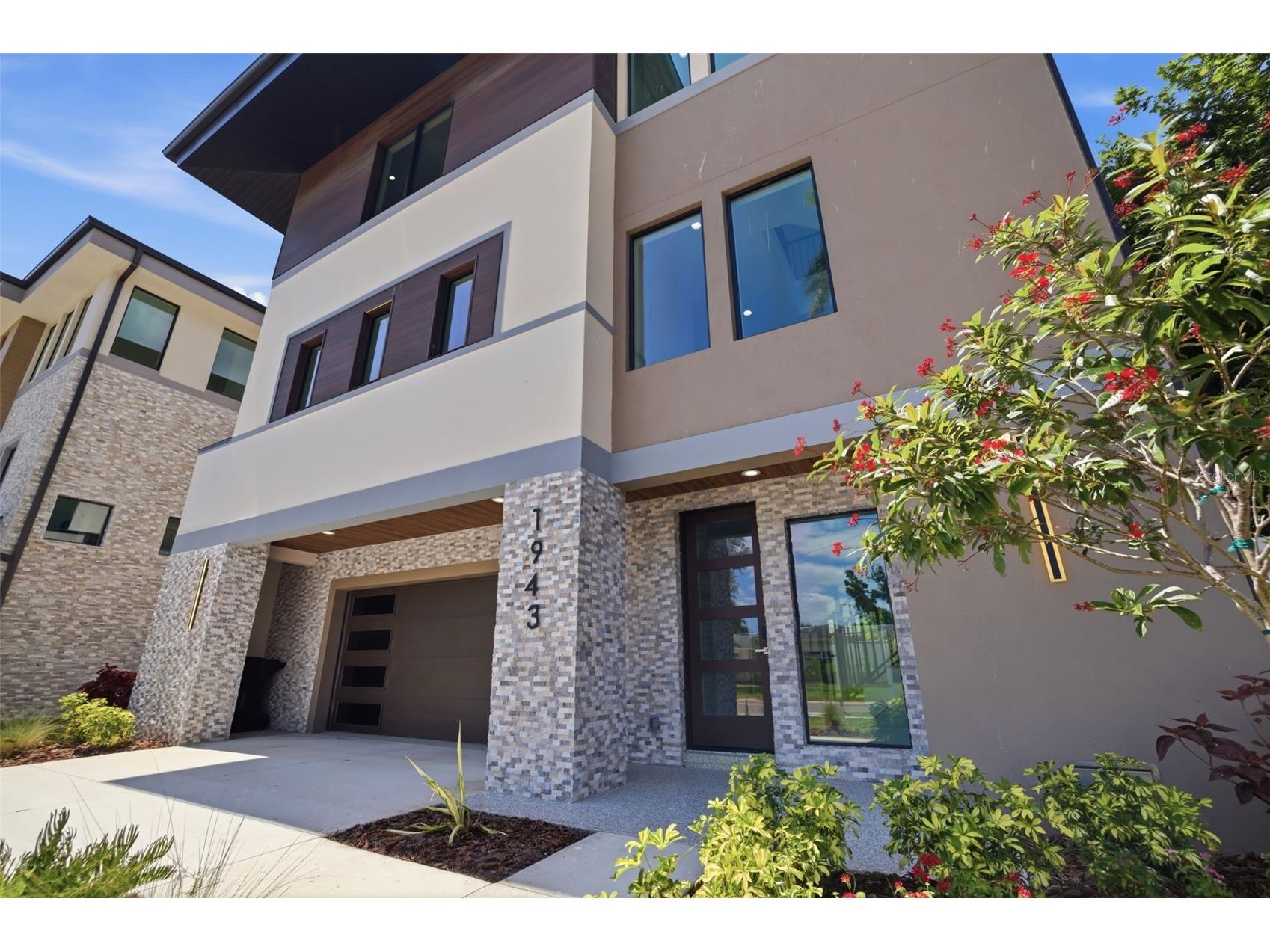 1943 Shore Acres Boulevard NE Saint Petersburg FL 33703 TB8497542 image6