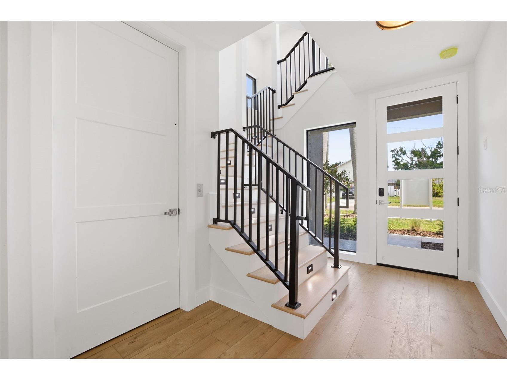 1943 Shore Acres Boulevard NE Saint Petersburg FL 33703 TB8497542 image7