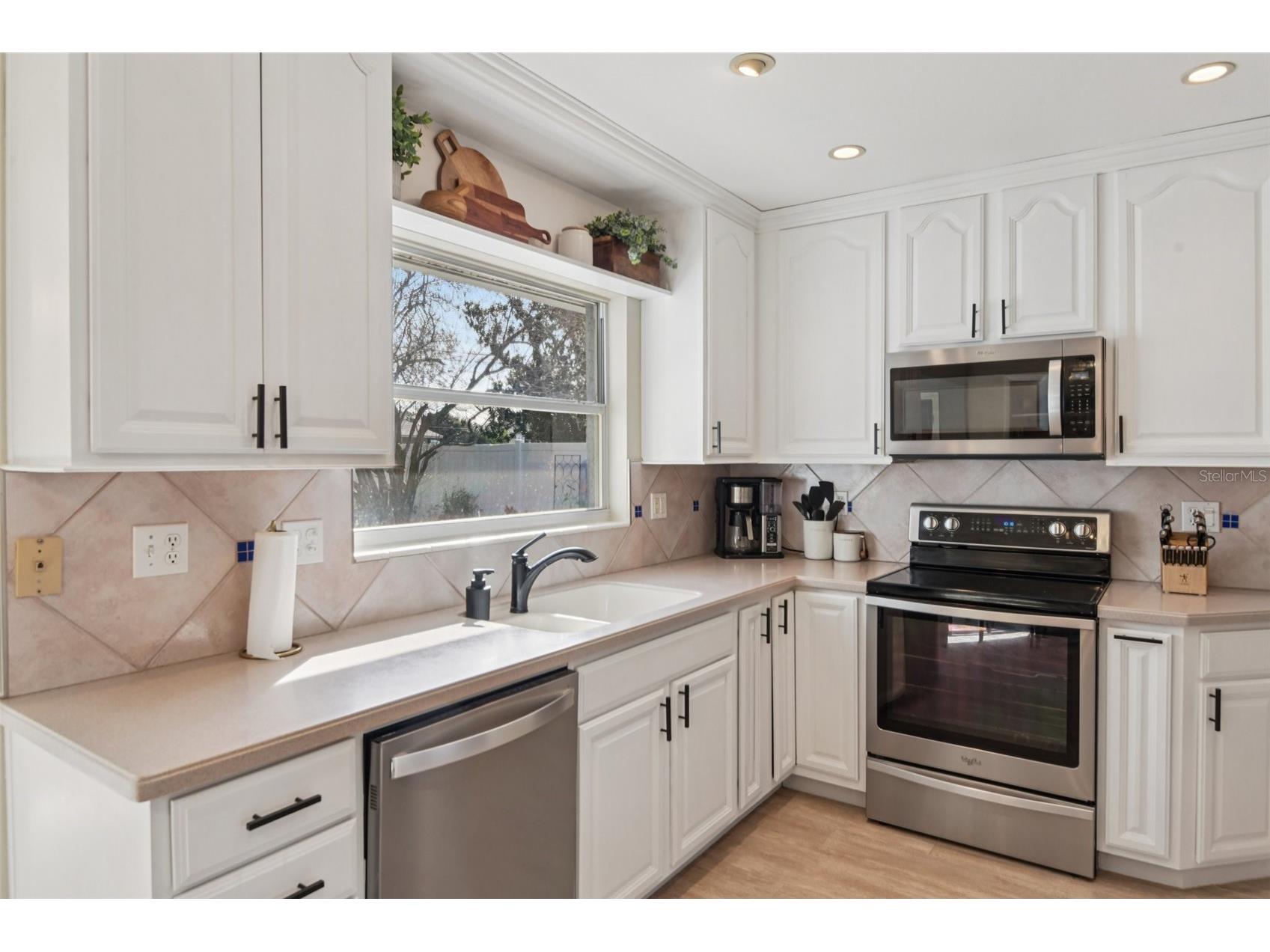 1945 59th Street N Saint Petersburg FL 33710 TB8462417 image11