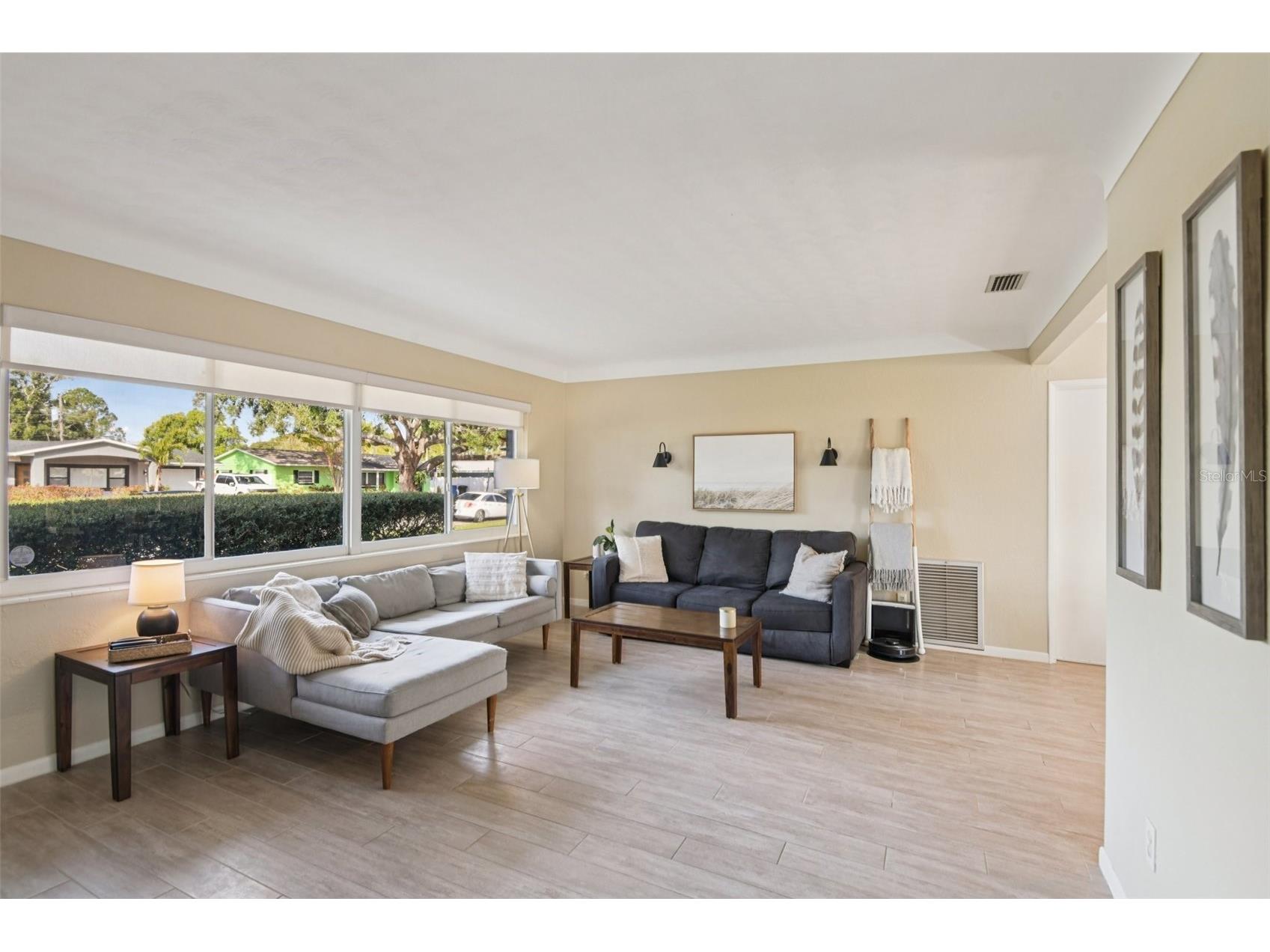 1945 59th Street N Saint Petersburg FL 33710 TB8462417 image3