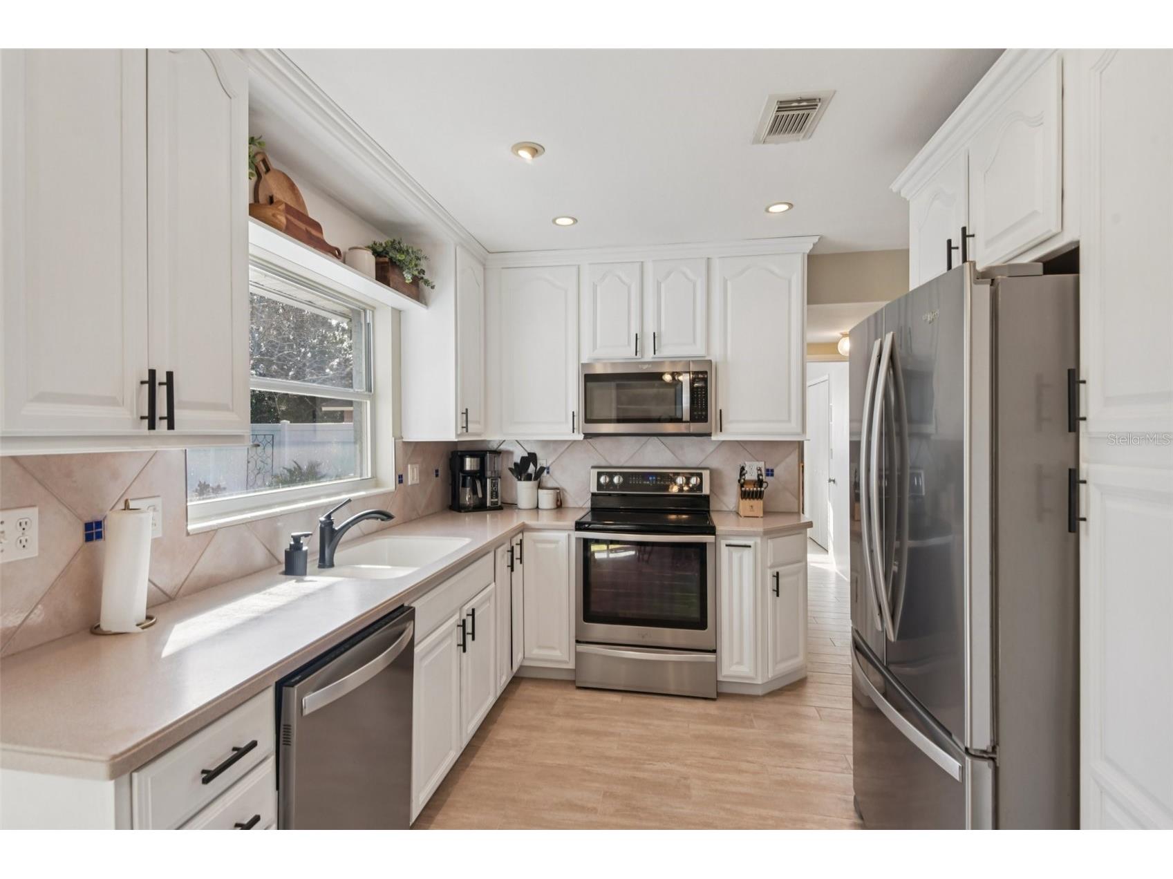 1945 59th Street N Saint Petersburg FL 33710 TB8462417 image9