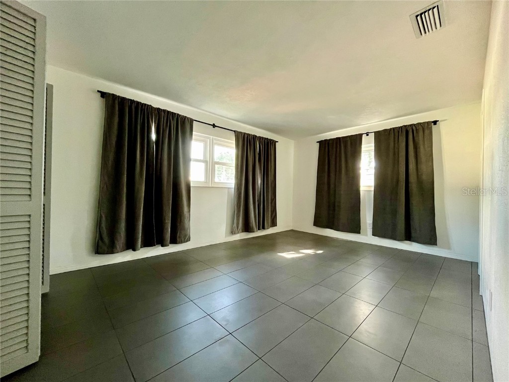 1945 68th Avenue S Saint Petersburg FL 33712 TB8452413 image19