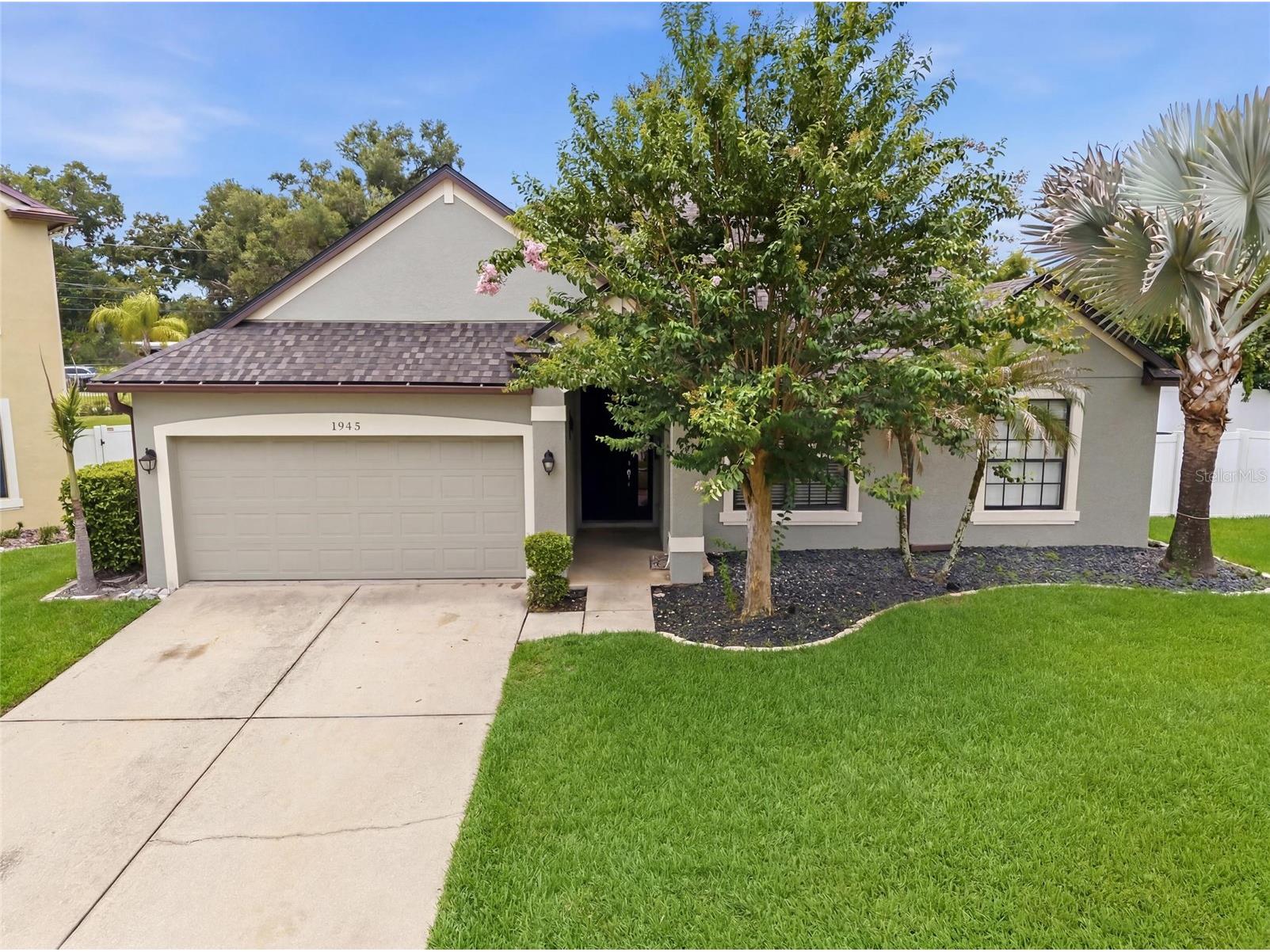 1945 Abbey Ridge Drive Dover FL 33527 TB8523698 image1