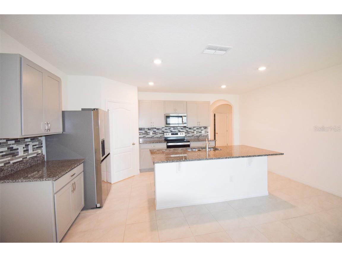 1945 Chickasaw Boulevard Davenport FL 33837 O6352094 image4