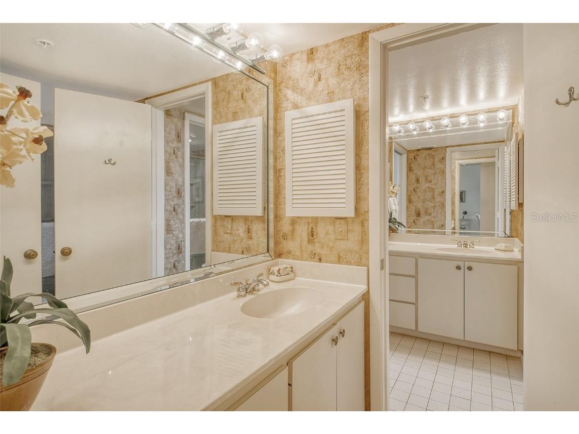 1945 Gulf Of Mexico Drive #M2-402 Longboat Key FL 34228 A4650120 image24