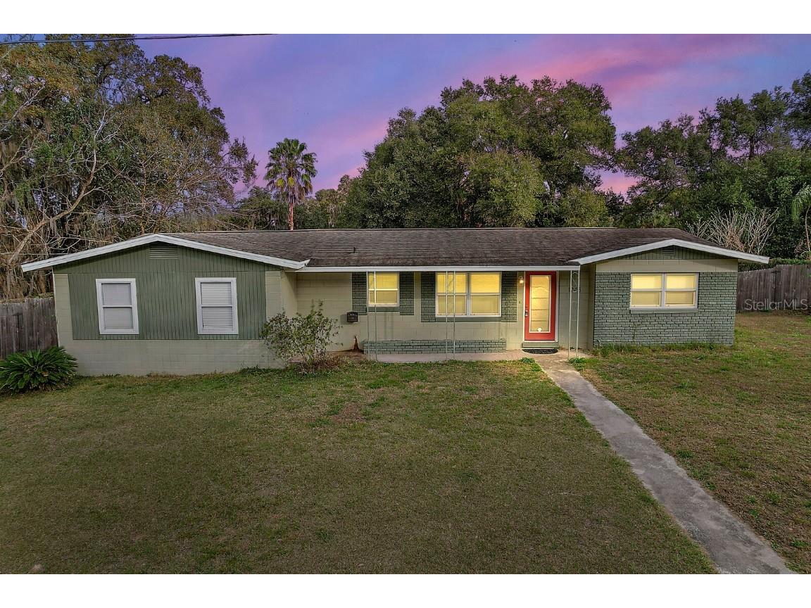 1945 Live Oak Dr. Fruitland Park FL 34731 G5064597 image1