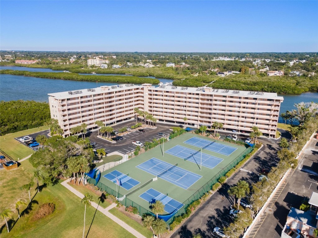 19451 Gulf Boulevard #211 Indian Shores FL 33785 TB8443302 image1