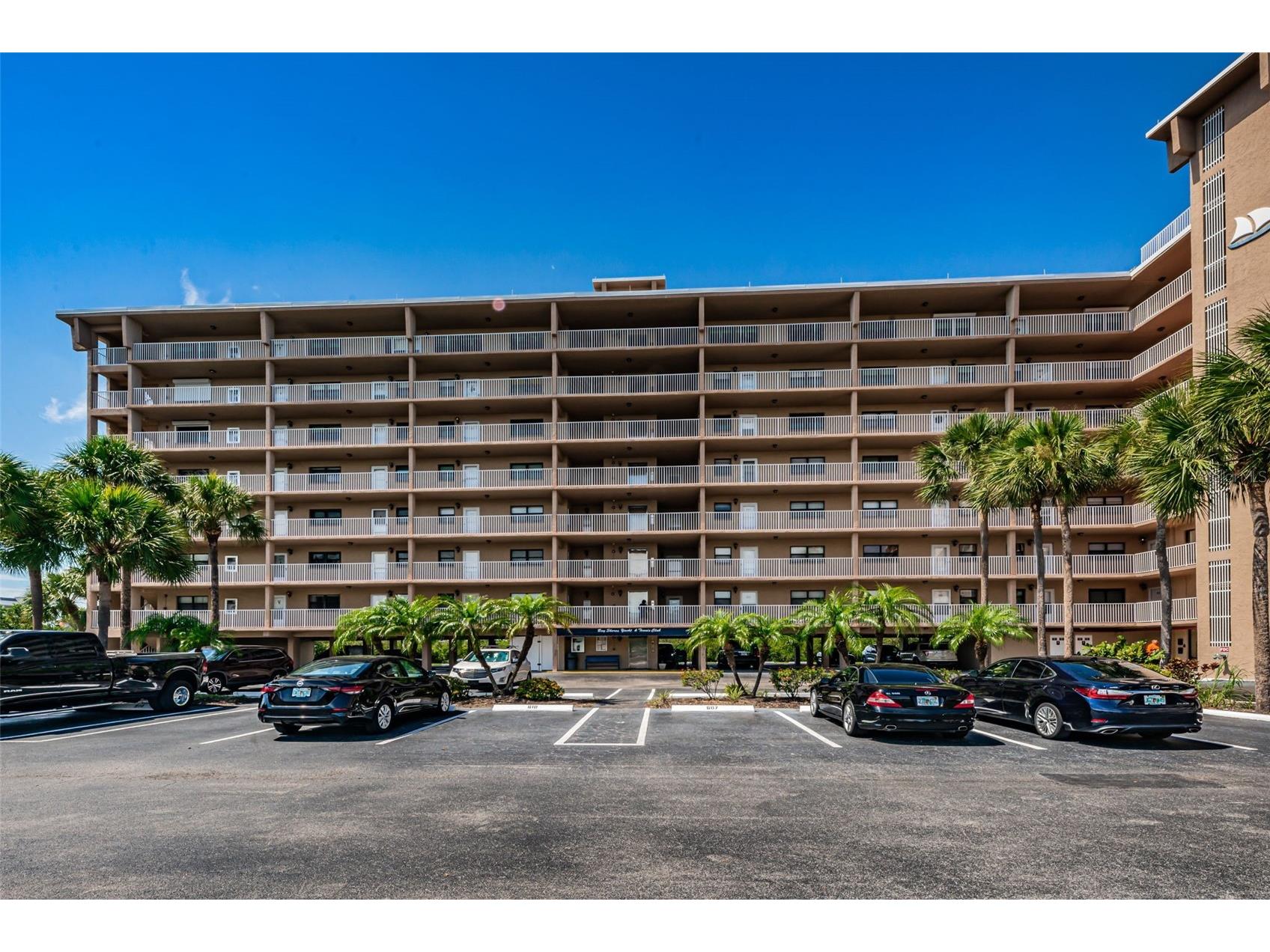 19451 Gulf Boulevard #301 Indian Shores FL 33785 - INTRACOASTAL TB8361362 image2