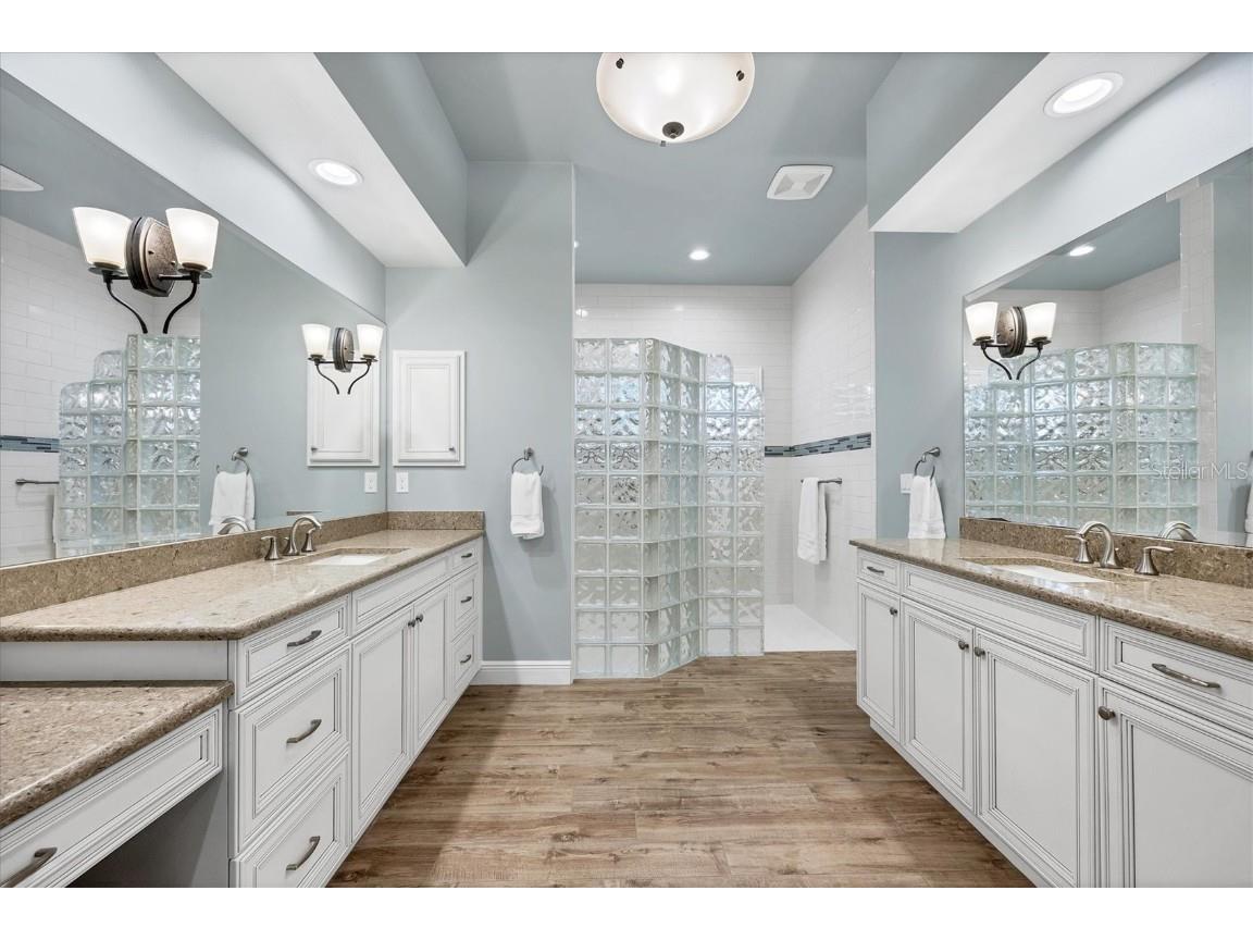 19452 Beacon Park Place Bradenton FL 34202 A4670054 image15