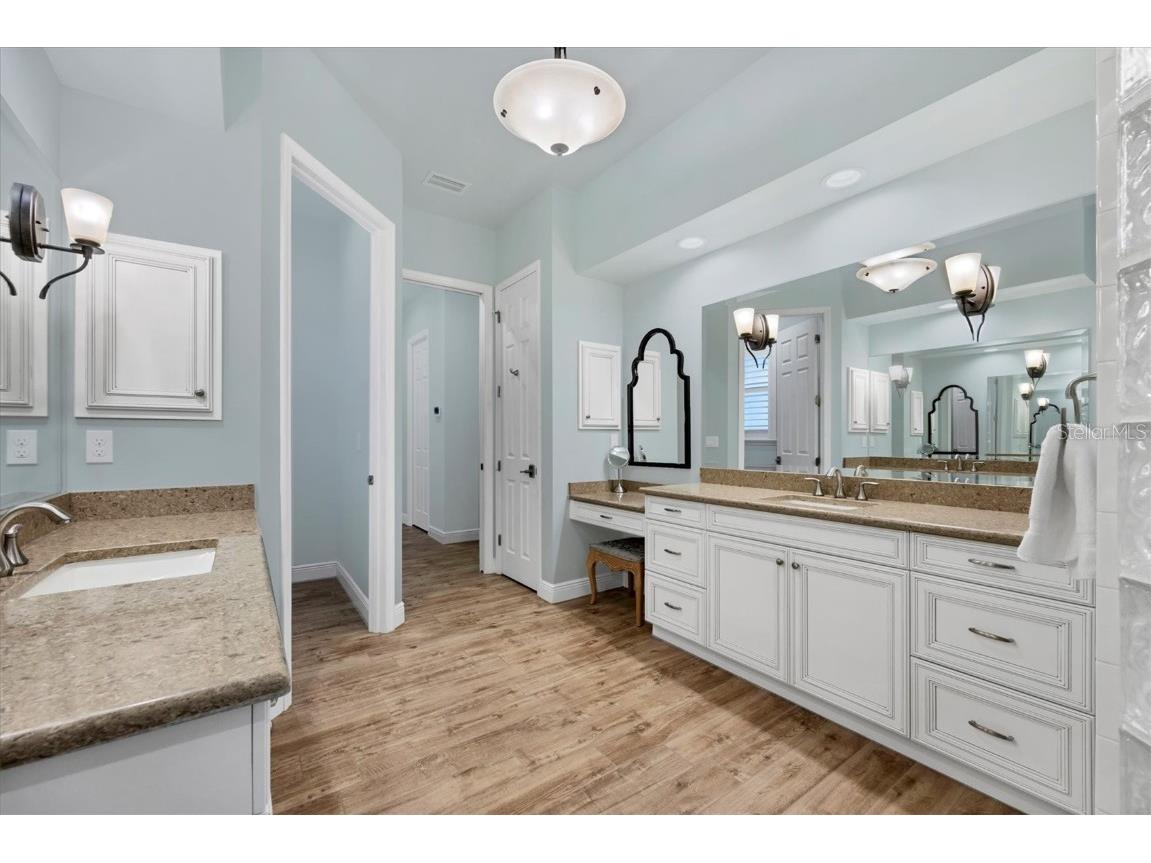 19452 Beacon Park Place Bradenton FL 34202 A4670054 image16