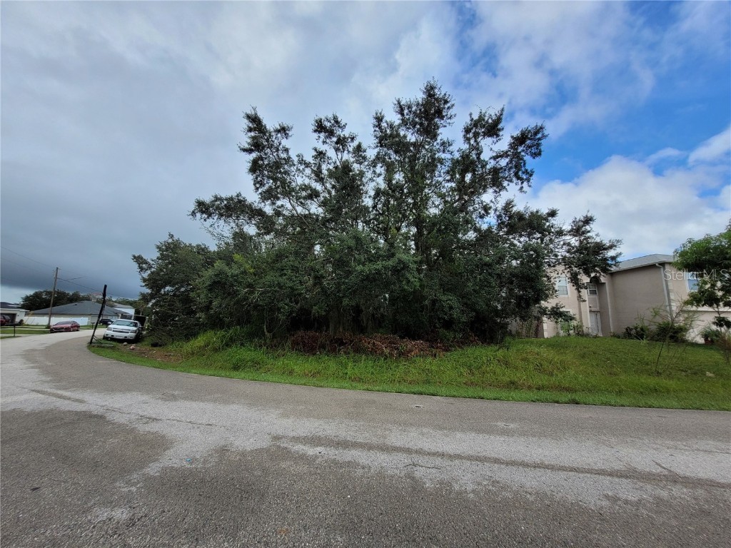 1946 Manatee Ct Poinciana FL 34759 OM710859 image2